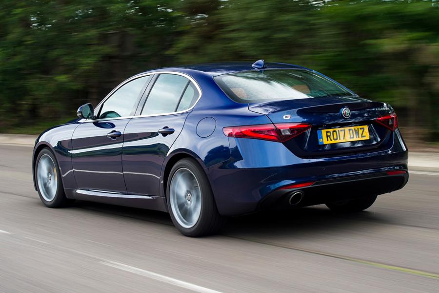  Alfa Romeo Giulia Q2 (952) 2016 года  (UK) (фото 34 из 43)